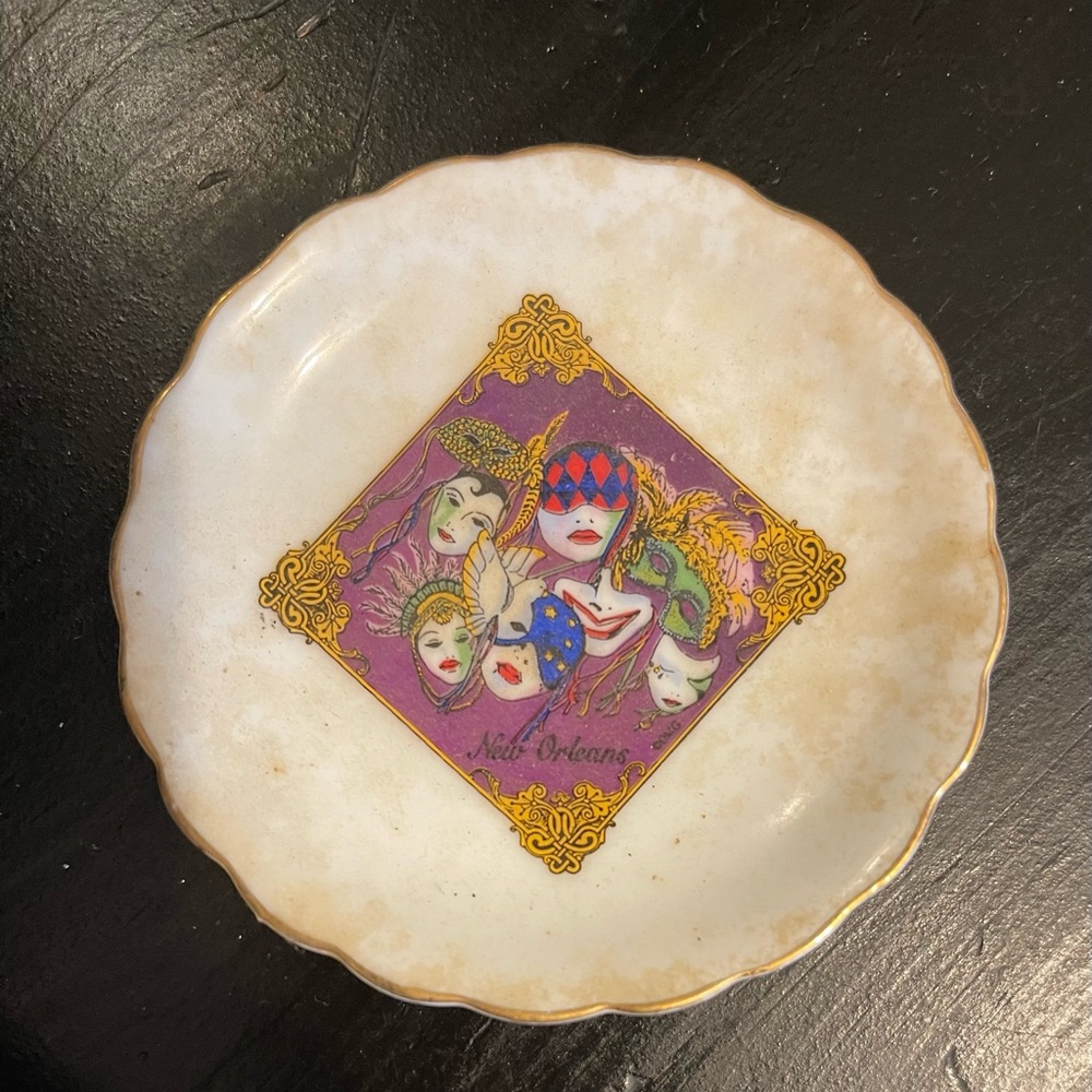Source Unknown Purple New Orleans Mardi Gras Decorative Plate